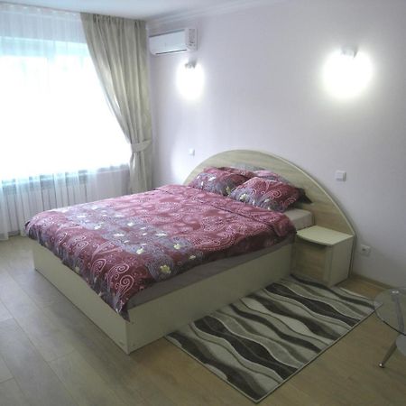 Modern Apartment Chisinau Exterior photo